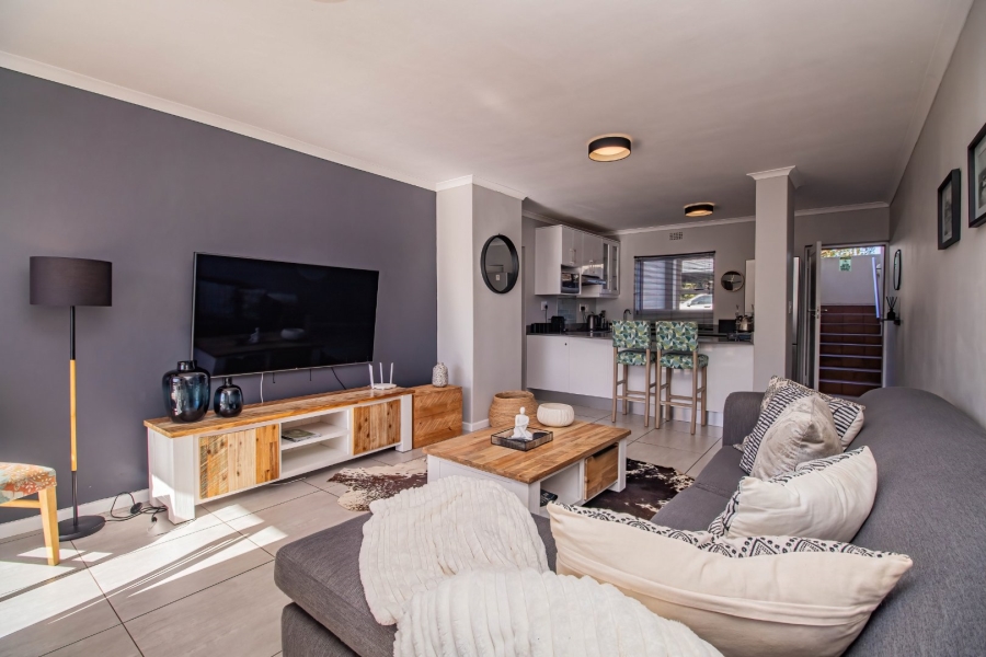 2 Bedroom Property for Sale in Goose Valley Western Cape